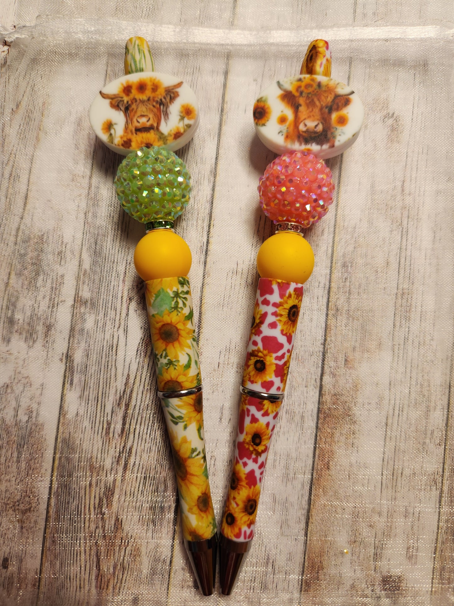 Beaded Pen: Cows (Highland, hot pink)