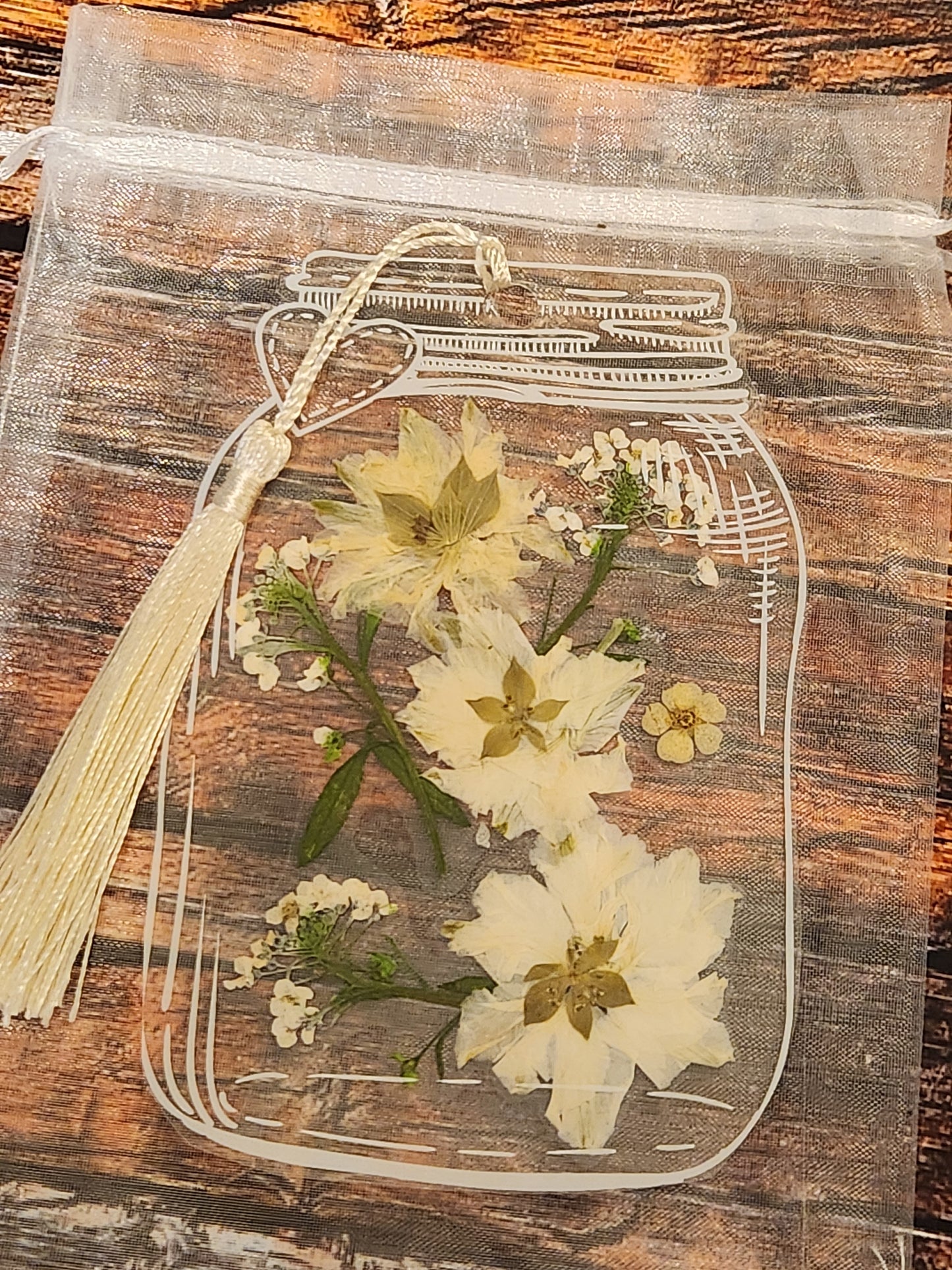 Bookmark: Shades of white and green (white tassel)