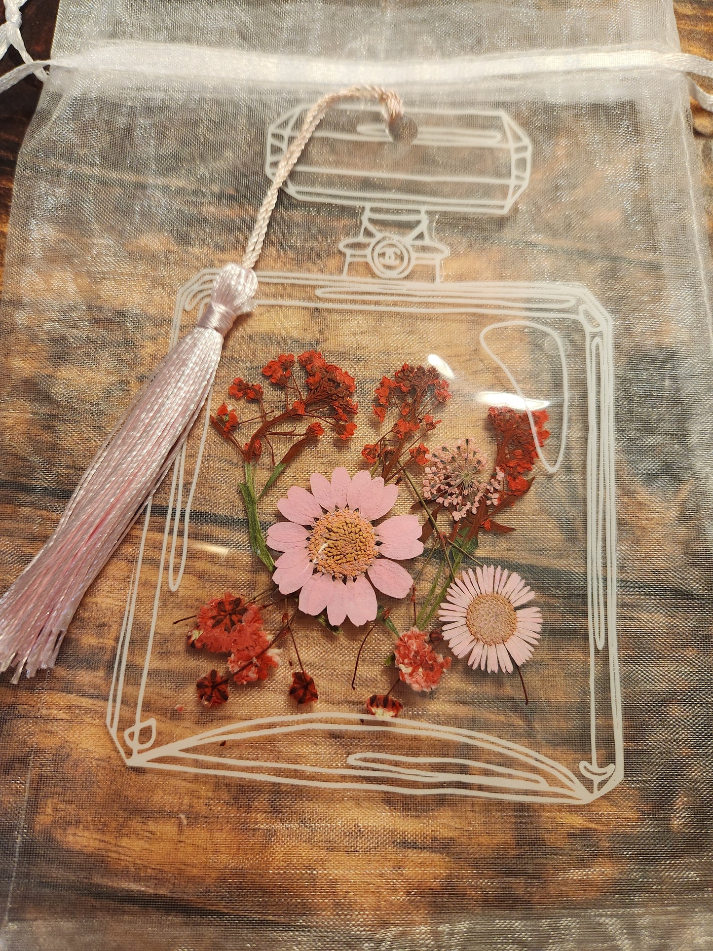 Bookmark: Shades of pink and red flowers (light pink tassel)