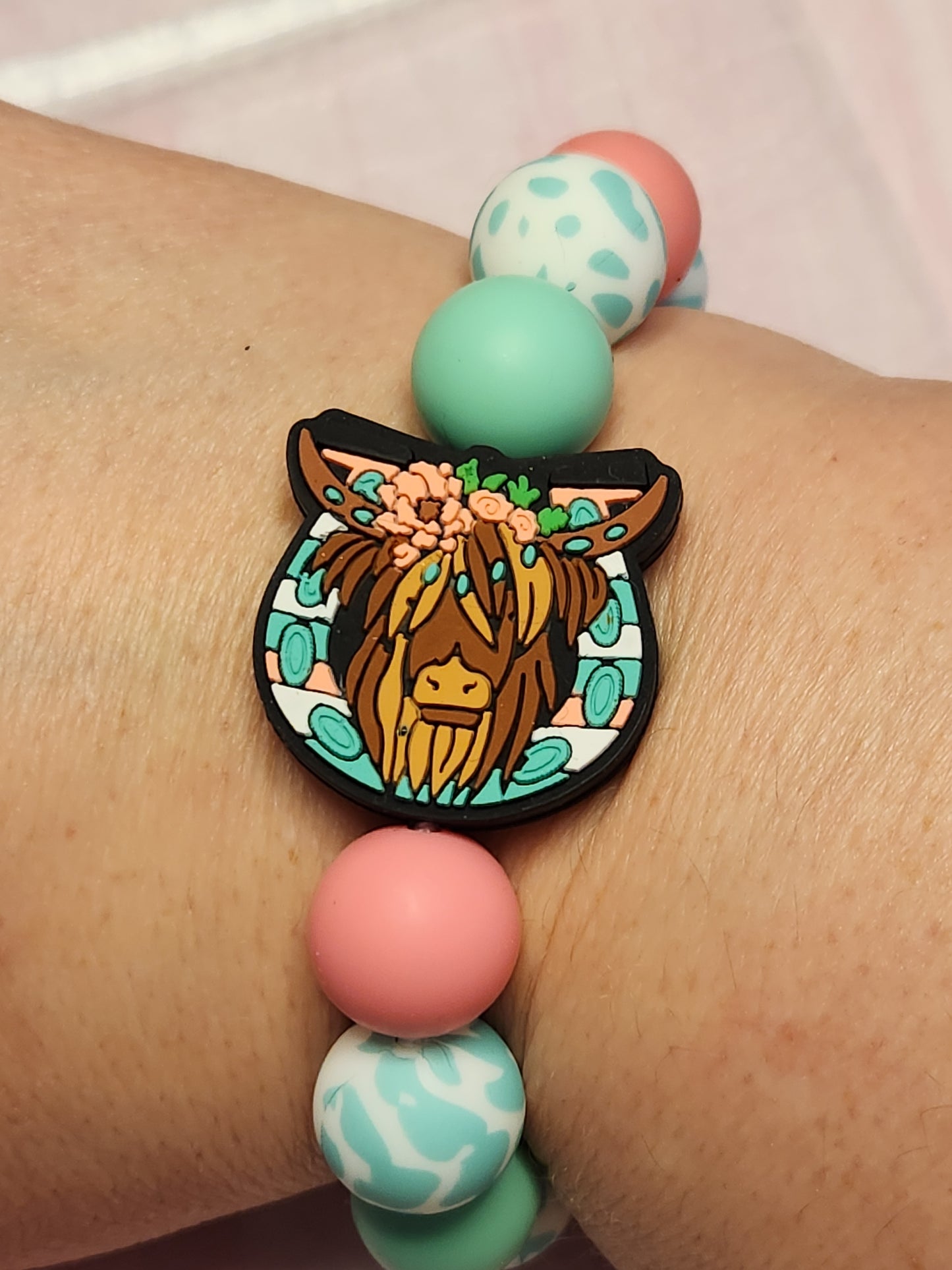 Wristlet: Highland Cow (Cow, Pink, Mint, Cowprint, Highland Cow)