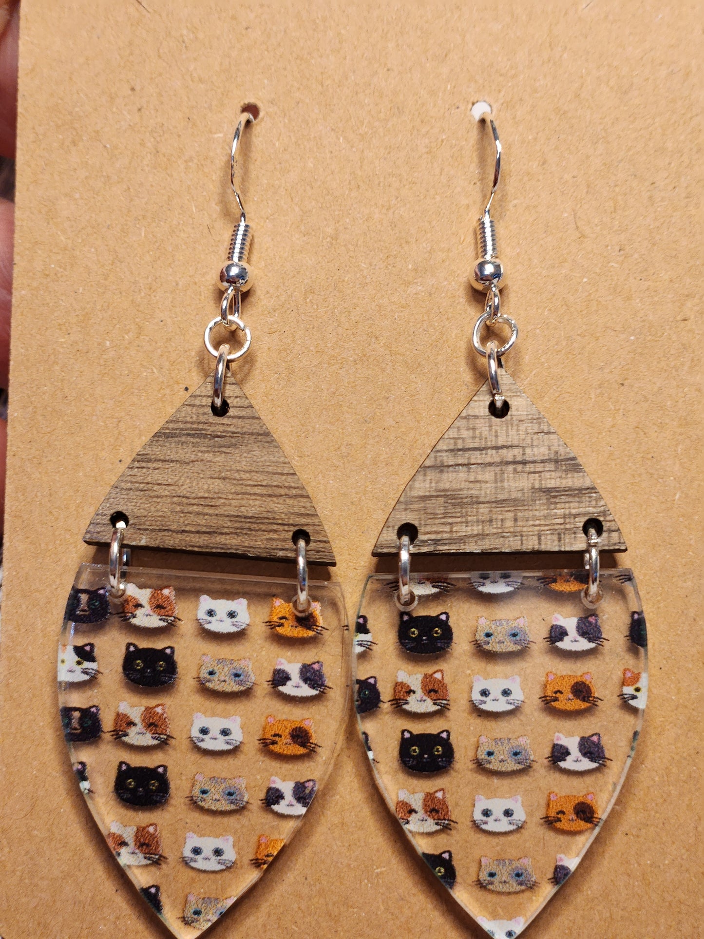 Earrings: Cat faces