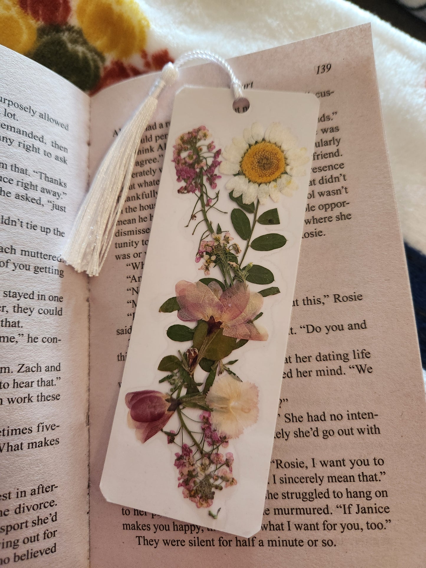 Bookmark: Shades of purple and white