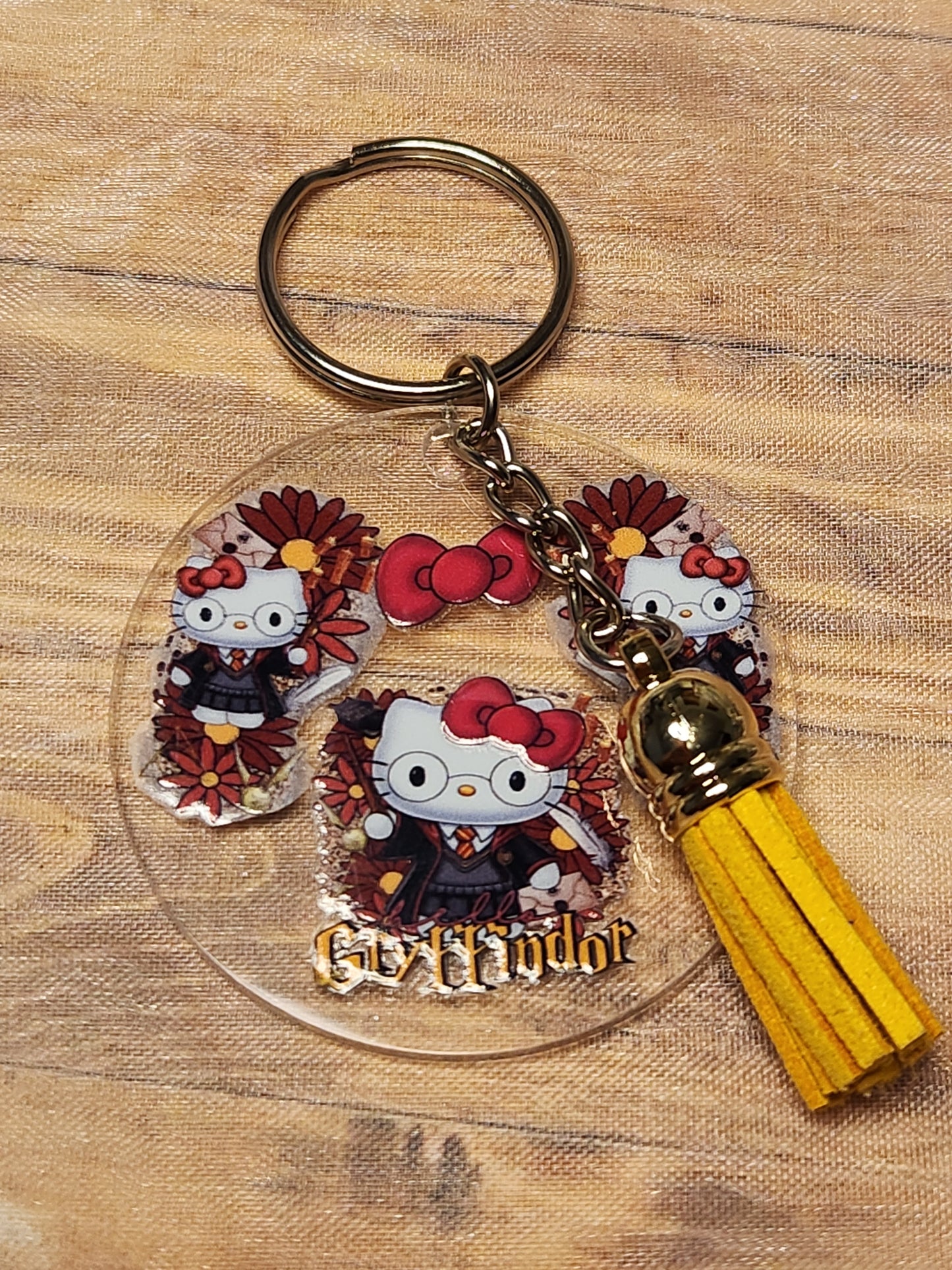 Circle Keychain: Hello Kitty/Harry Potter #1