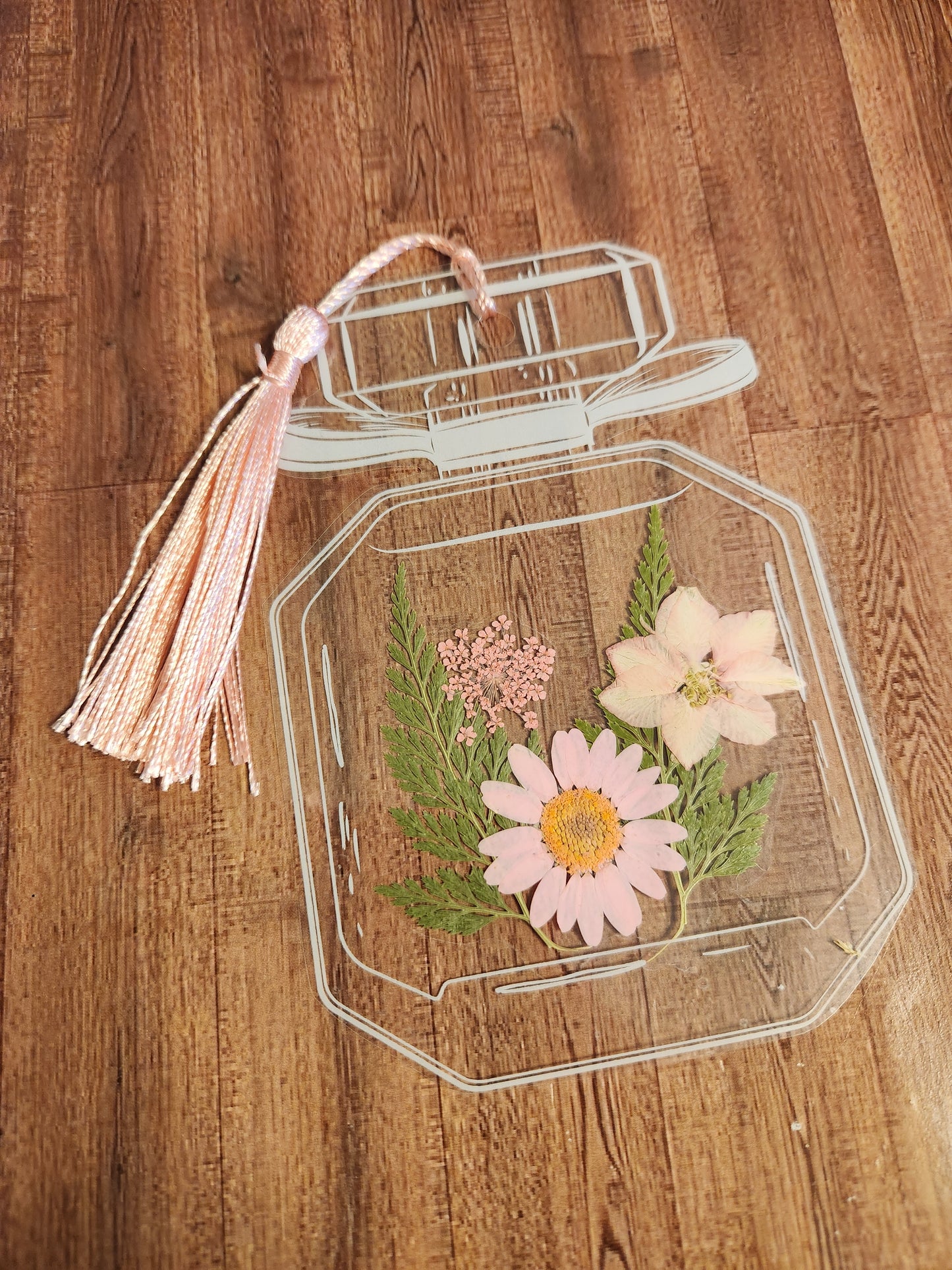 Bookmark: Shades of pink (pink tassel)