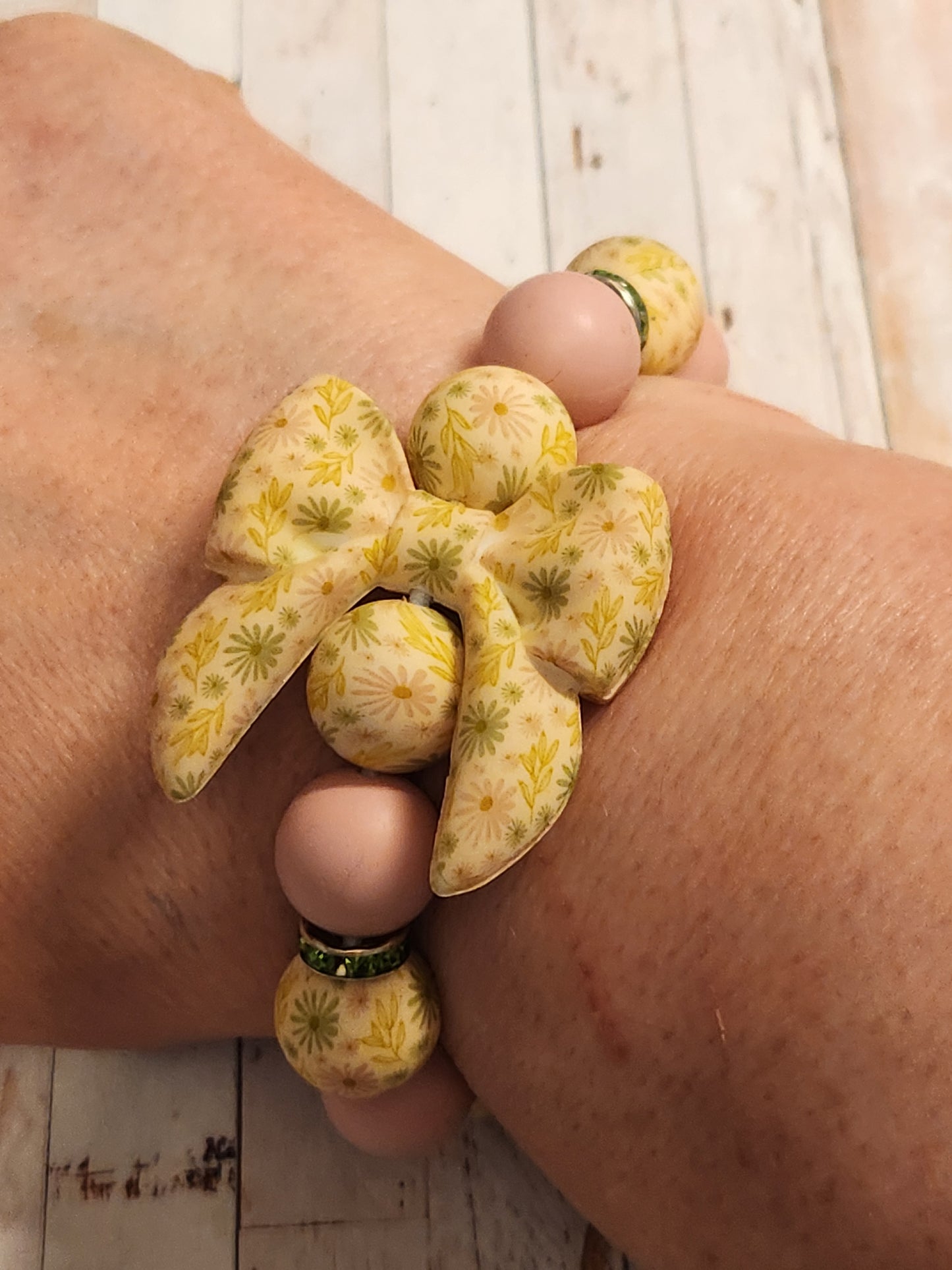 Wristlet: Bows (Floral, Spring Bows)