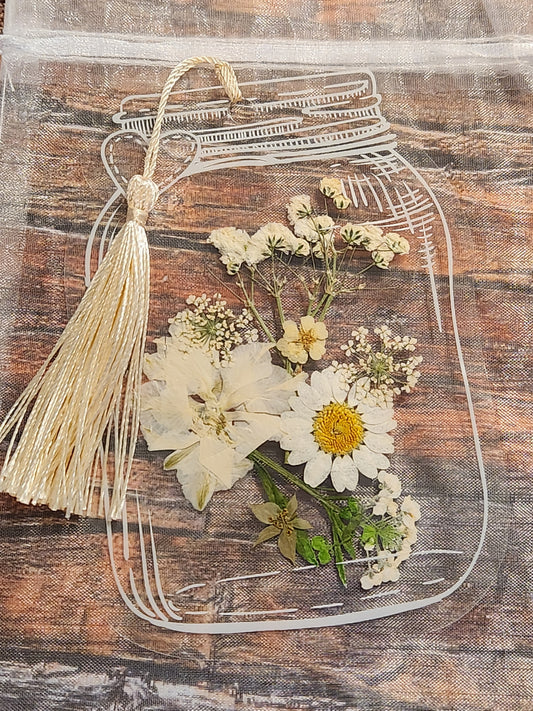 Floral Bookmarks: White flowers with white Daisy in jar