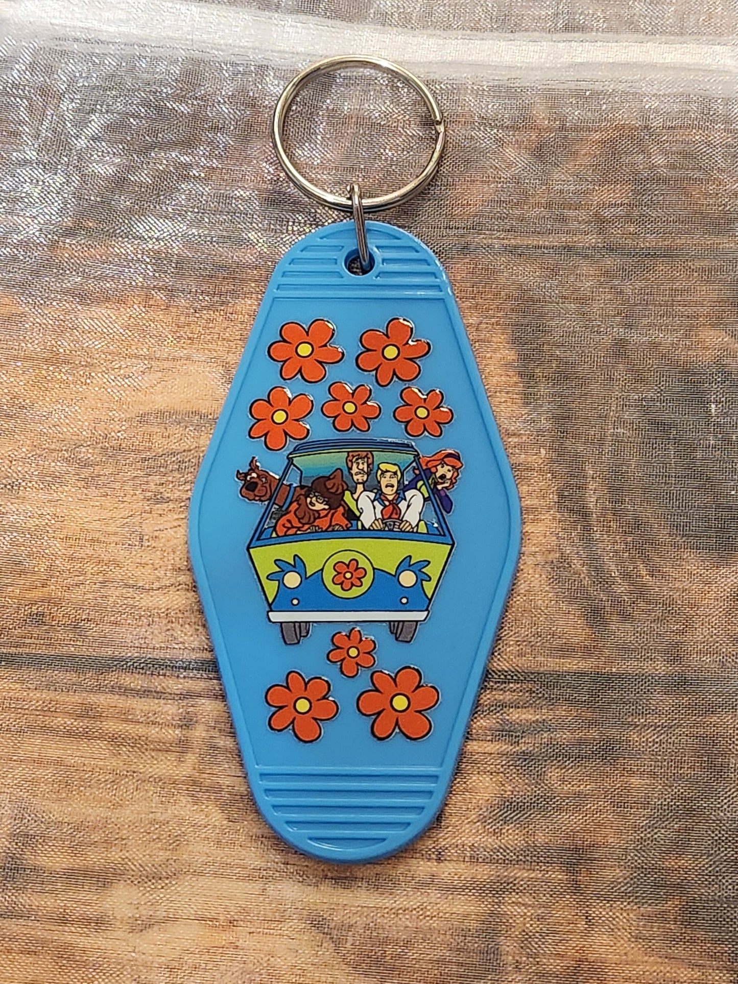 Motel Keychain: Scooby Doo and Gang (Mystery Machine)