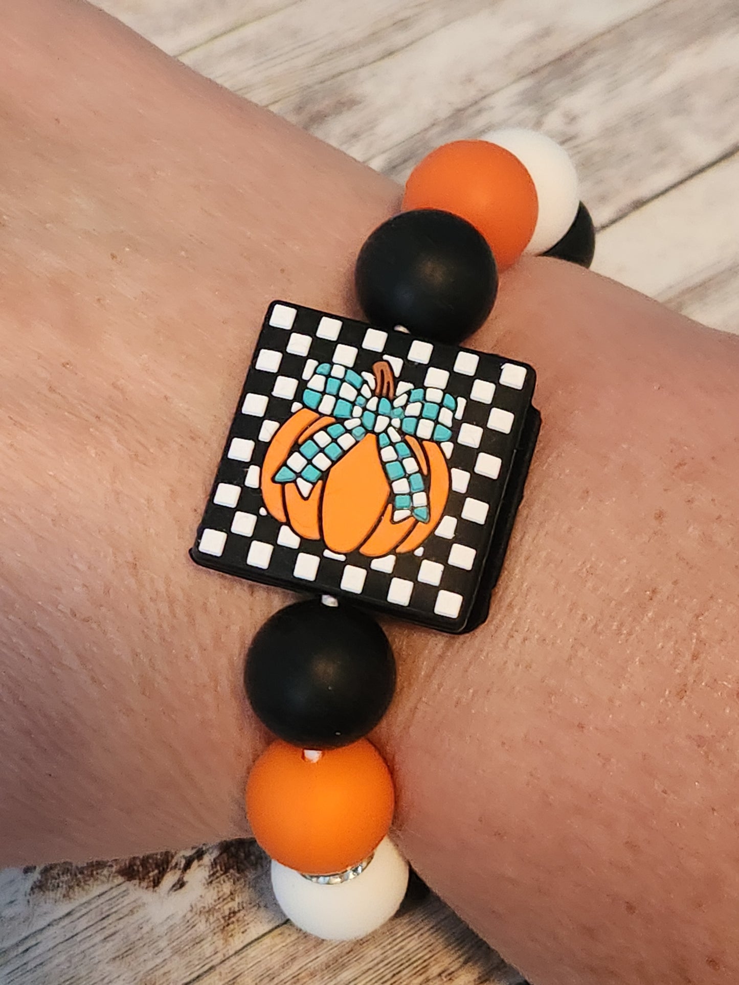 Wristlet Keychains: Fall (orange and black pumpkin)