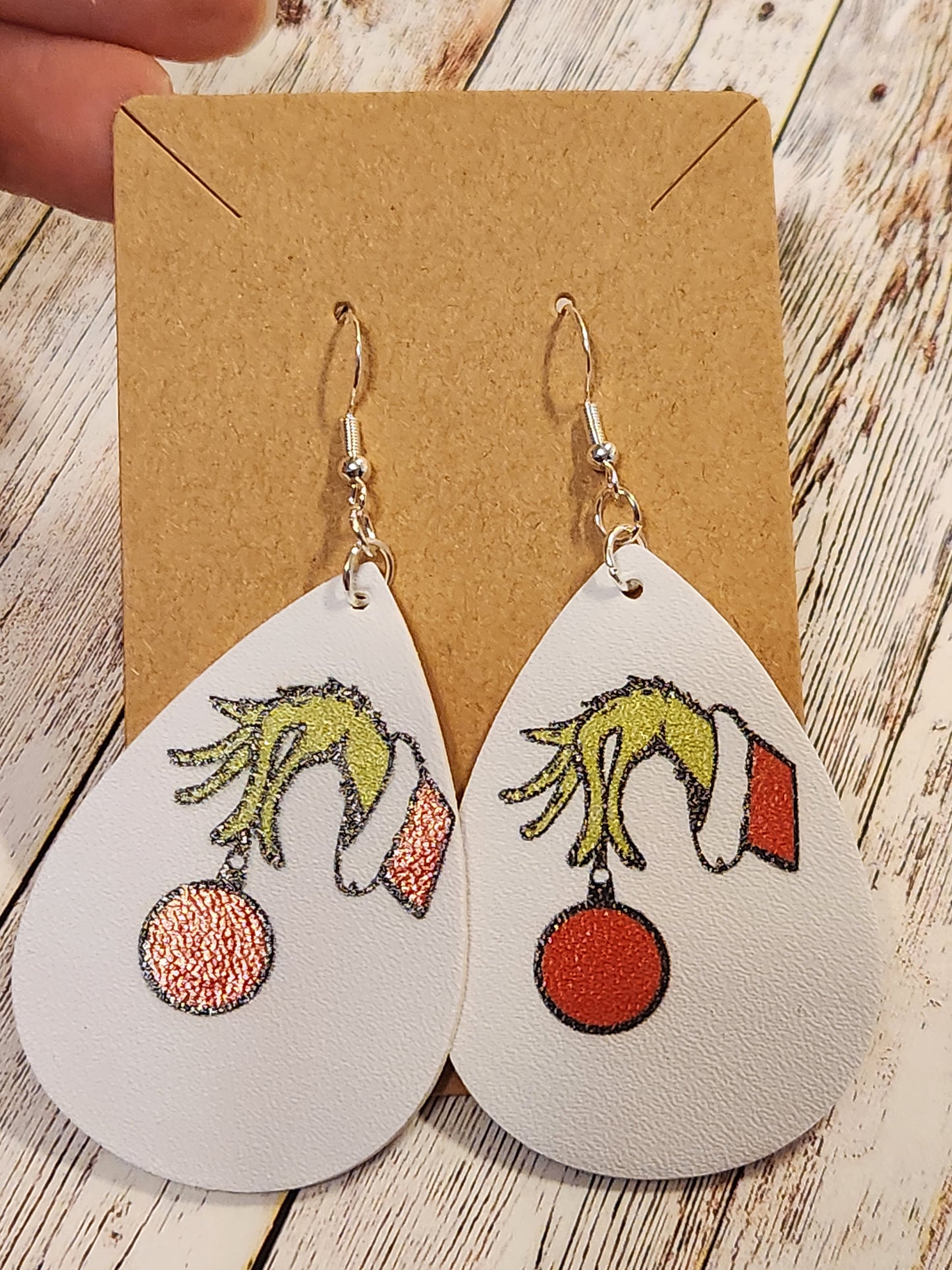 Earrings: Winter (Grinch hands with ornament)