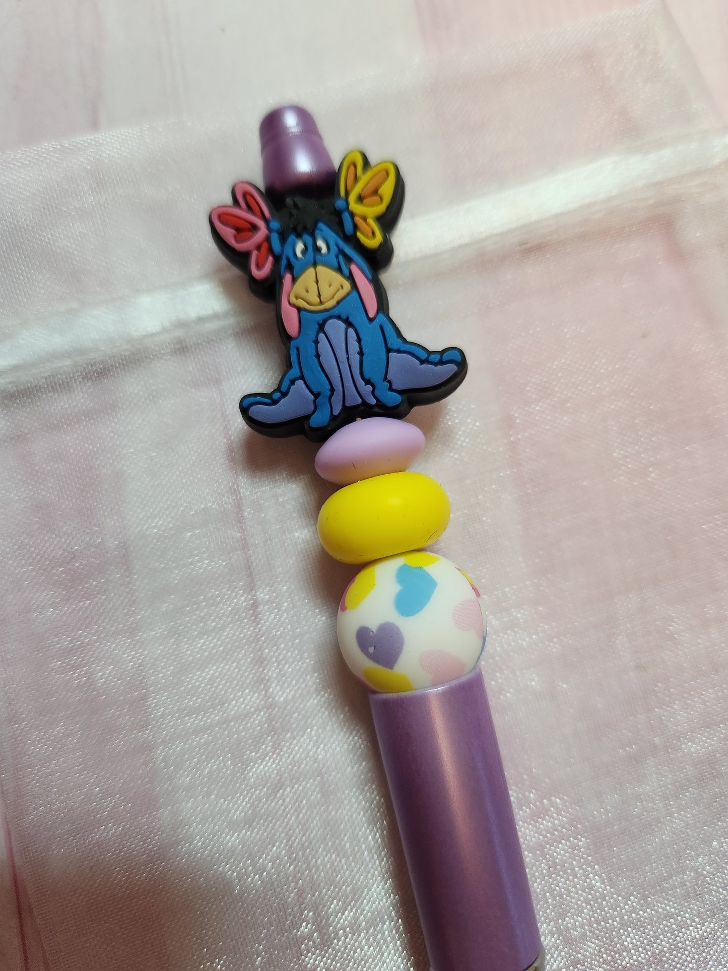 Beaded Pen: Pooh (Eeyore and butterflies)