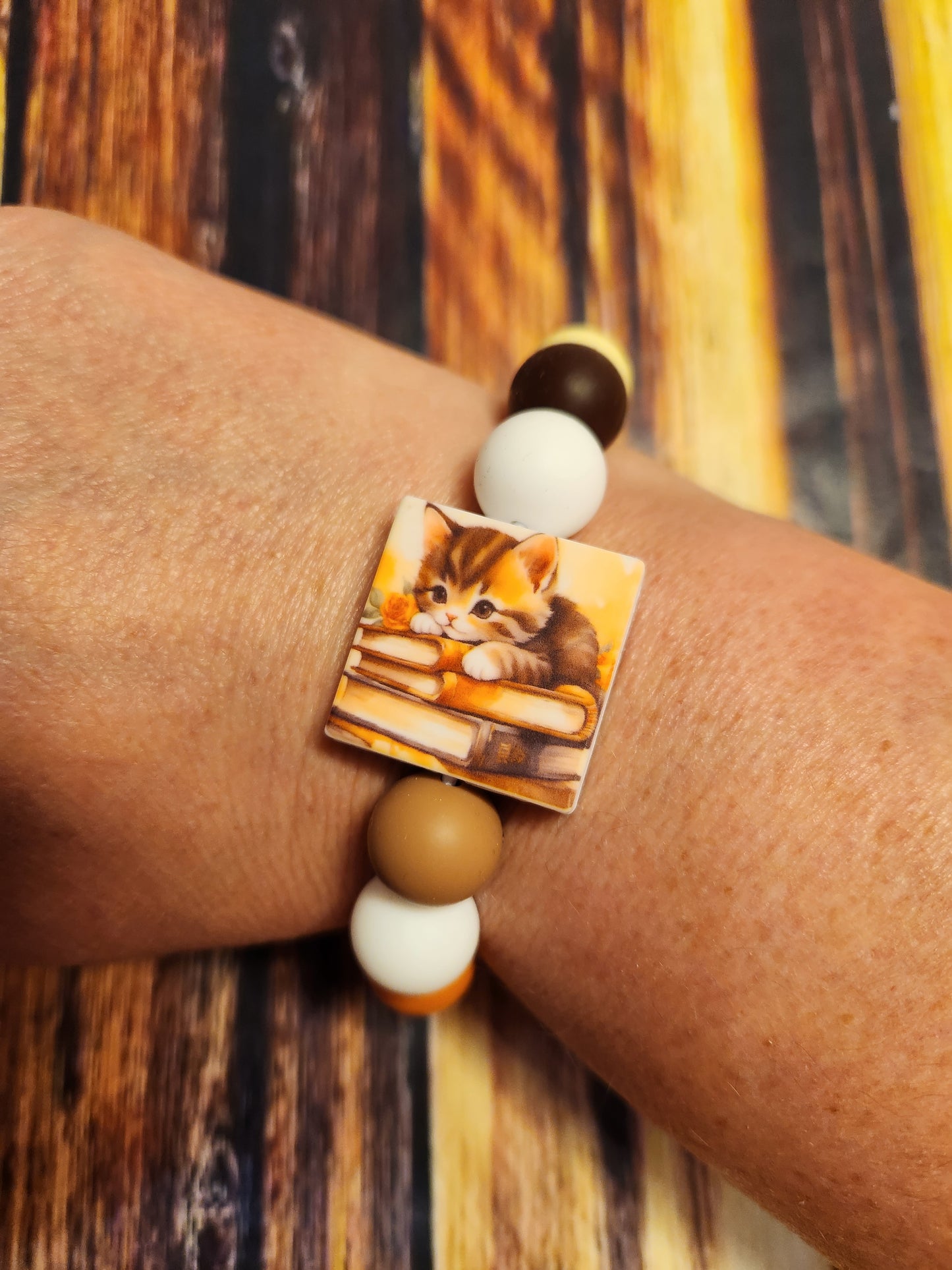 Wristlet: Cat and Books