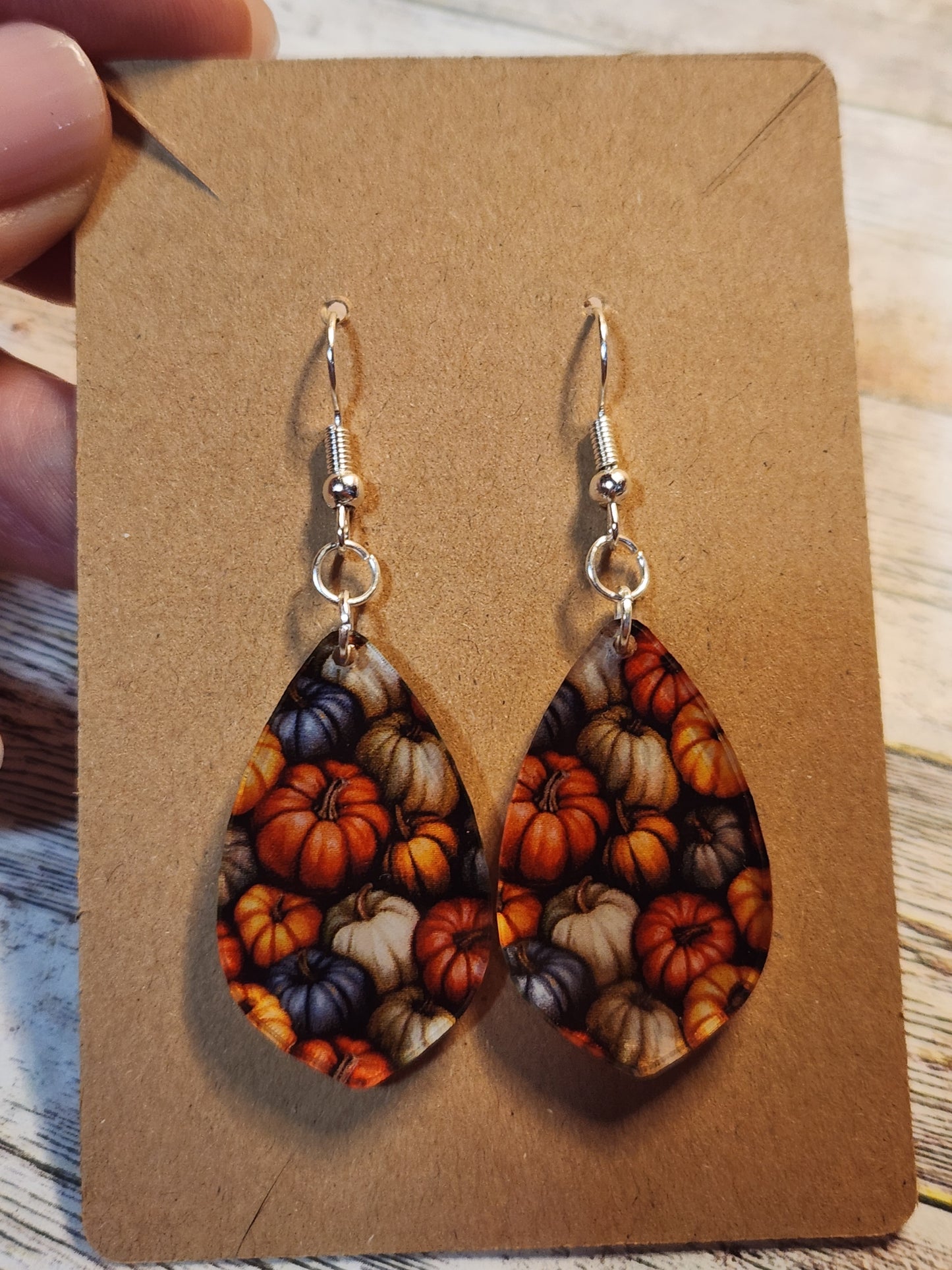 Earrings: Fall (oval mix of pumpkin colors)