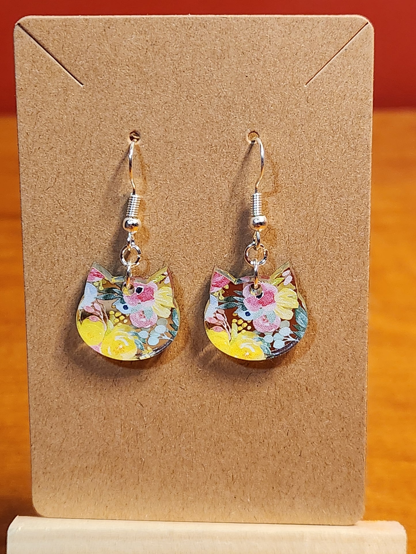 Earrings: Cats (Floral cat faces)