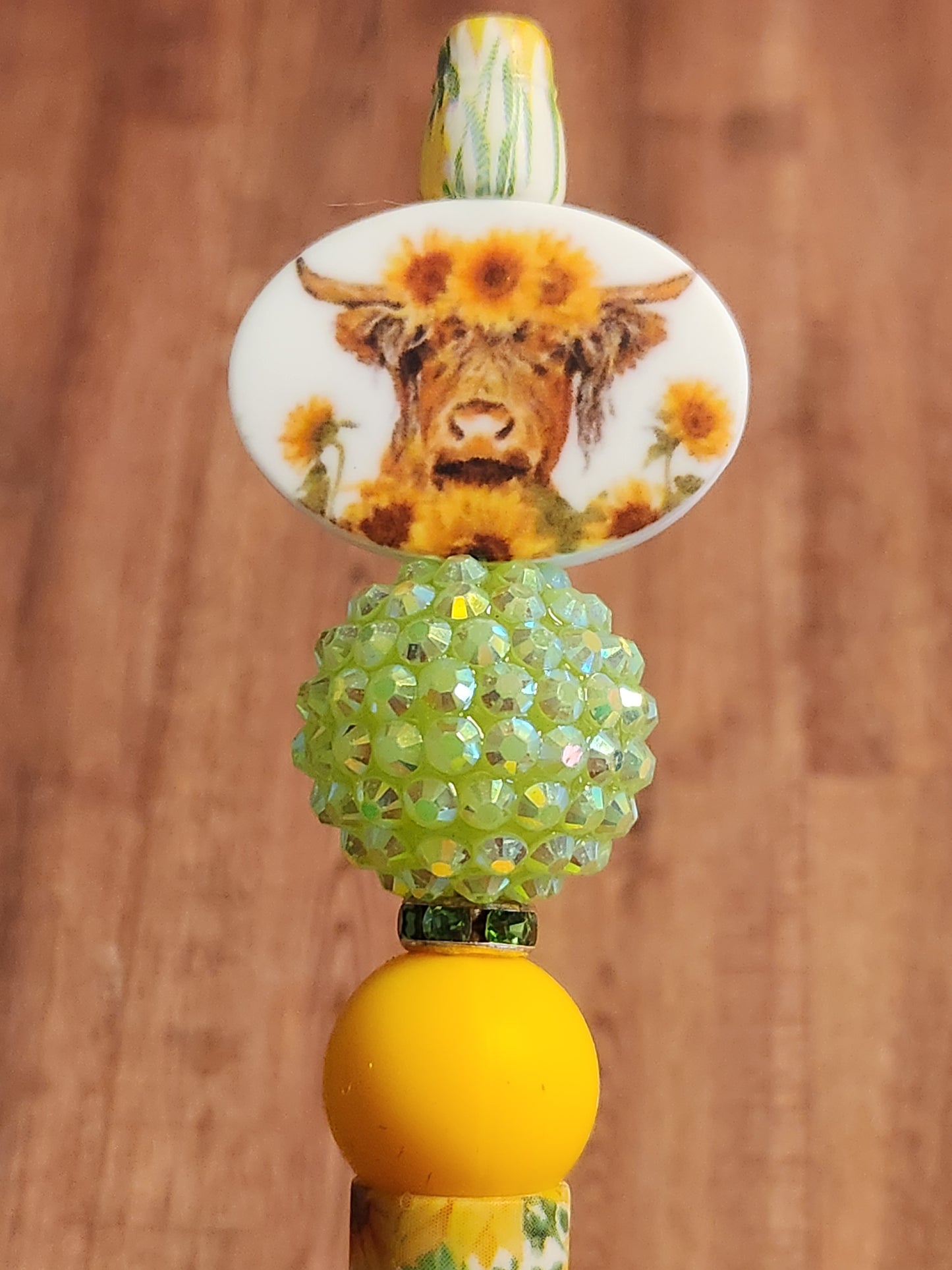 Beaded Pen: Cows (Highland Cow with sunflower headband)