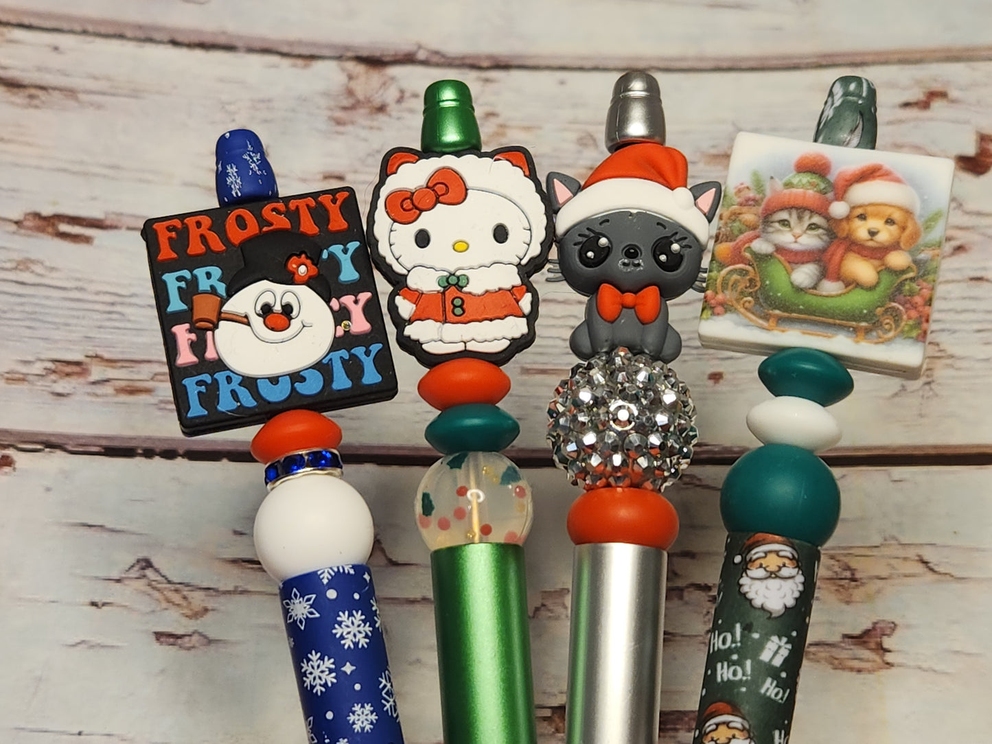 Beaded Pen: Winter (Hello Kitty as Mrs. Clause)