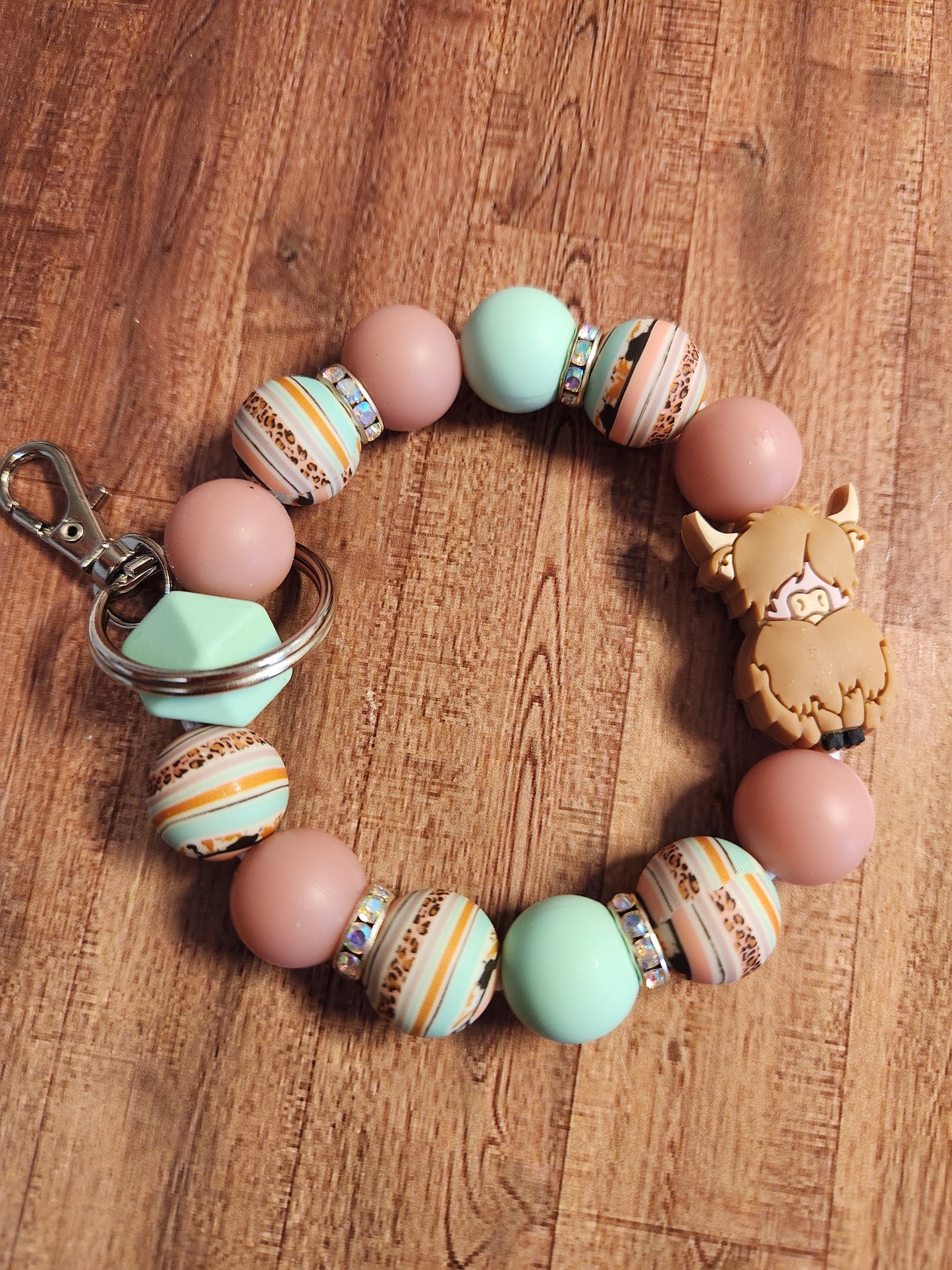 Wristlet: Cows (Highland Cow, mint and pink)