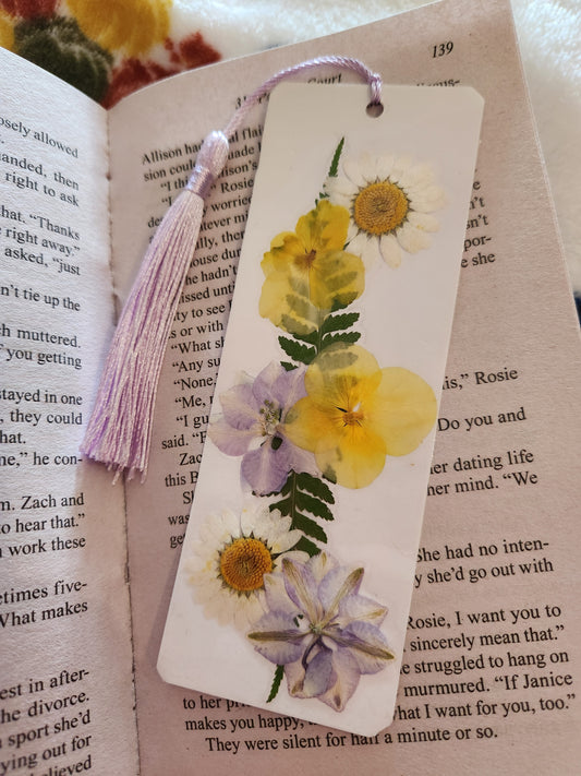 Bookmark: Shades of purple and yellow